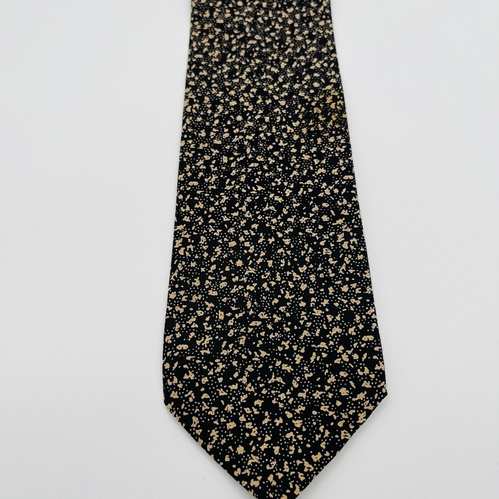 Giorgio Armani Men's Tie 100% Silk Made in Italy